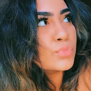 Meet your Posher, Damaris